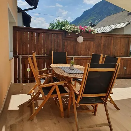Apartma Kreda * Mojstrana